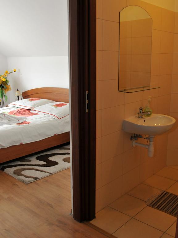 Hotel Restauracja Lorenzo Stopnica Buitenkant foto