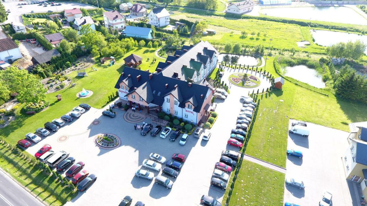 Hotel Restauracja Lorenzo Stopnica Buitenkant foto